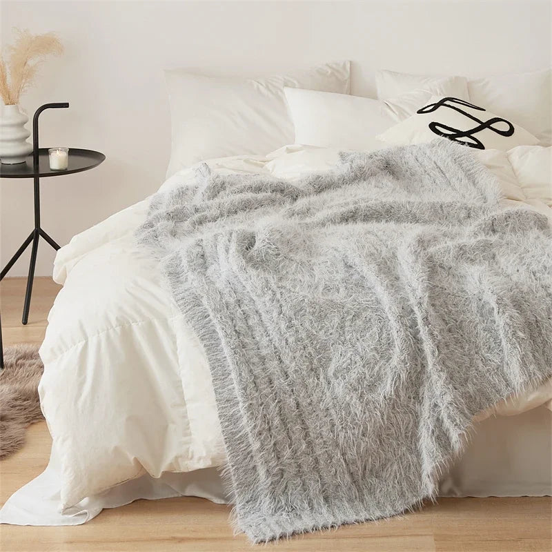 Knitted Solid Color Blanket – Soft Microfiber Throw for Sofa & Bed