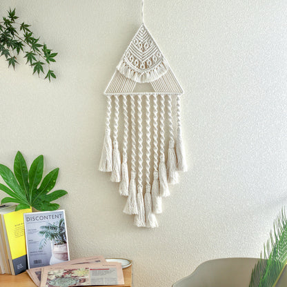 Decoración de Pared Artesanal – Atrapasueños Triangular con Borlas