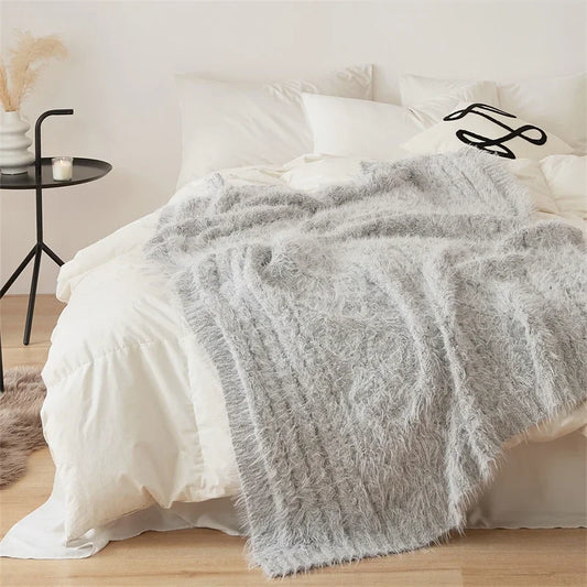 Knitted Solid Color Blanket – Soft Microfiber Throw for Sofa & Bed